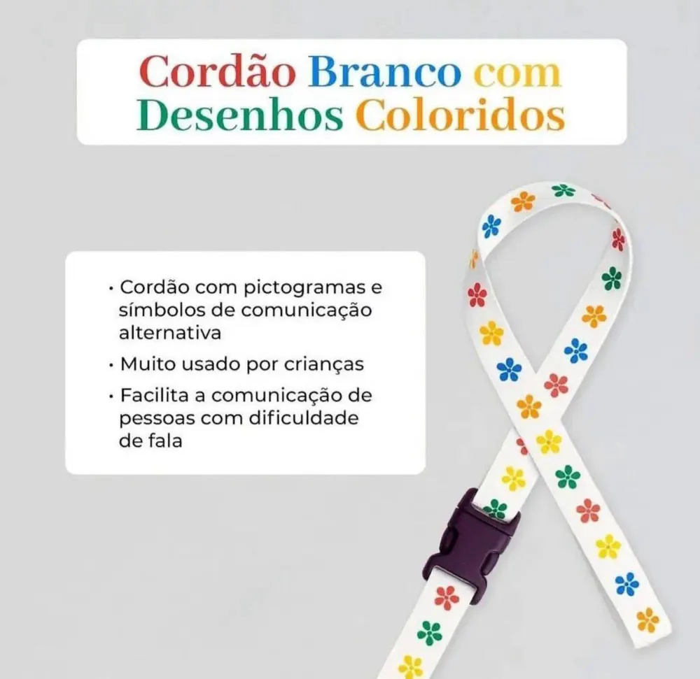Cordão branco com desenhos coloridos